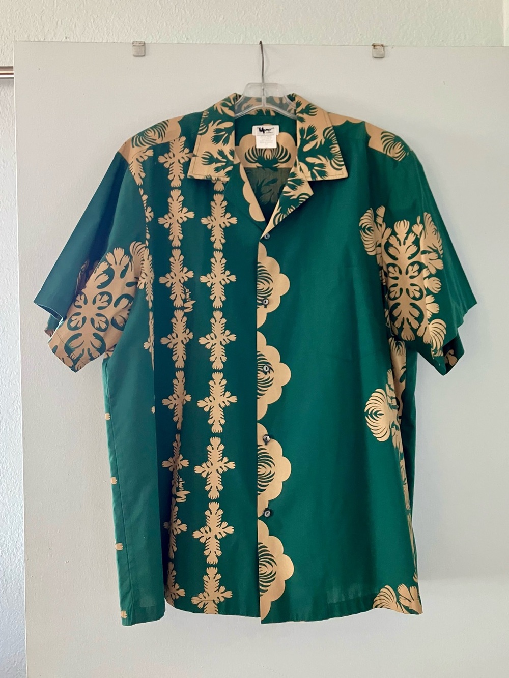 Vintage Mamo Howell Hawaiian Men's Aloha Shirt; Tiny Flaw (See Last Picture)